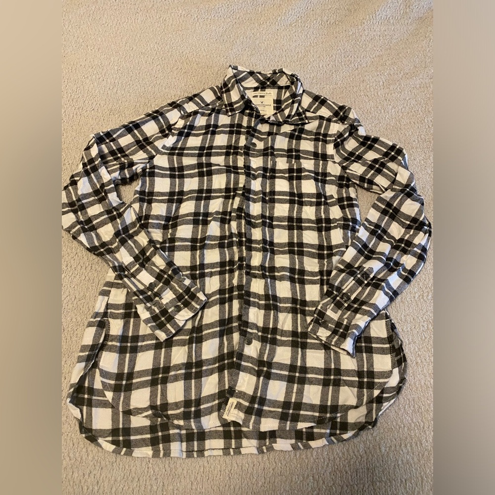 American Eagle Women’s Boyfriend Fit Flannel Button Down